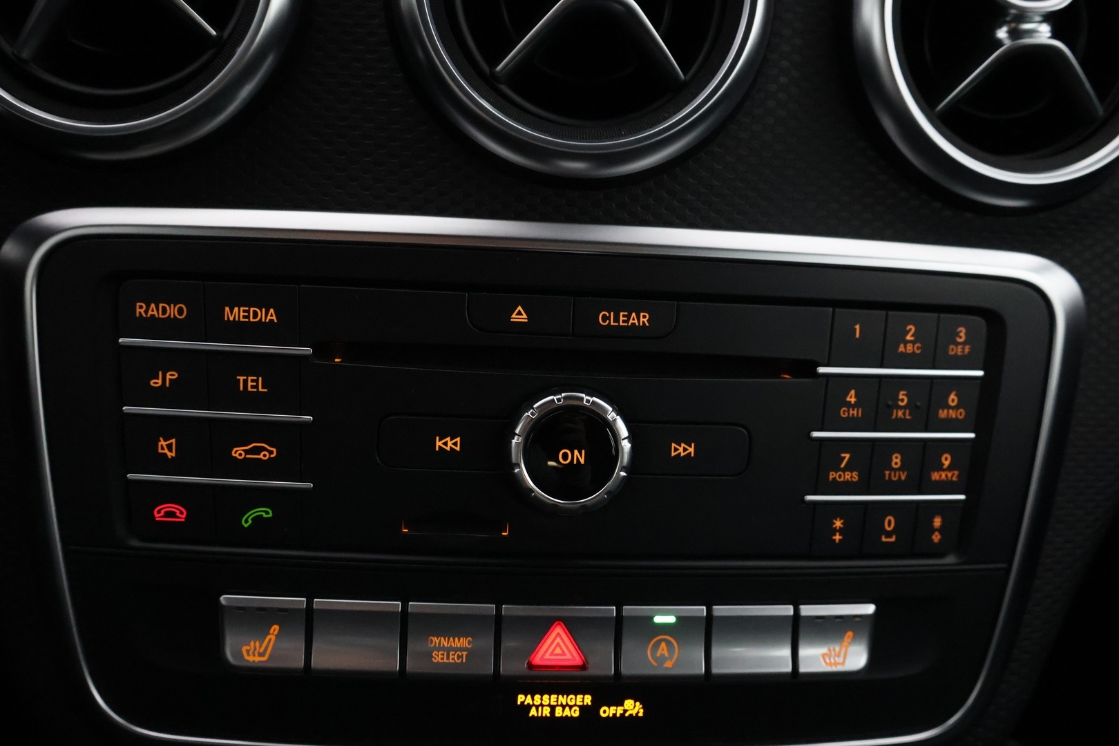 MERCEDES-BENZ A 2016