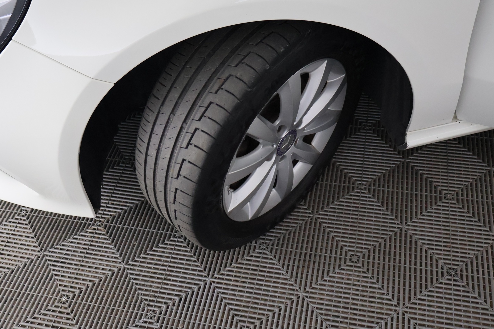 MERCEDES-BENZ A 2016