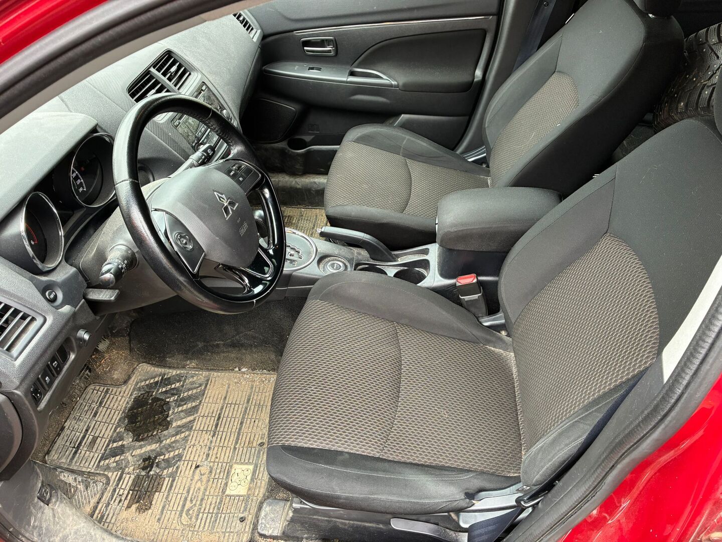 MITSUBISHI ASX 2016