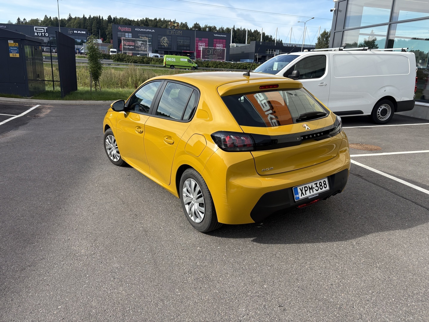 PEUGEOT 208 2021