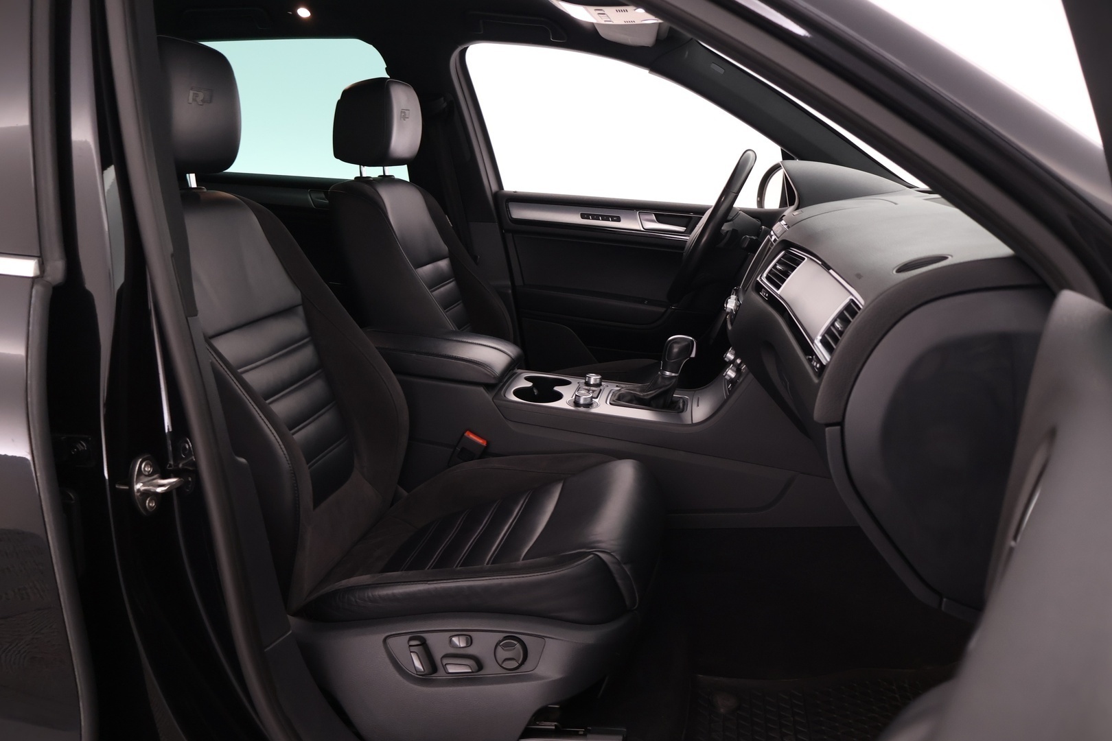 VOLKSWAGEN Touareg 2017