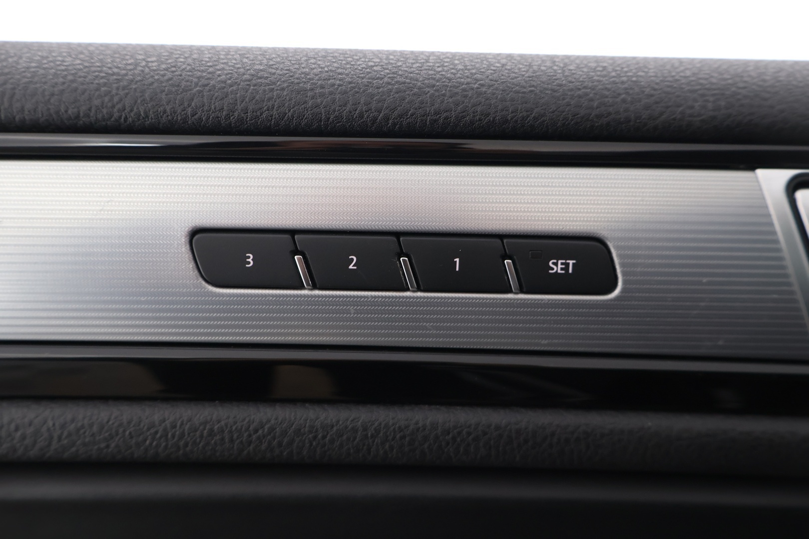 VOLKSWAGEN Touareg 2017