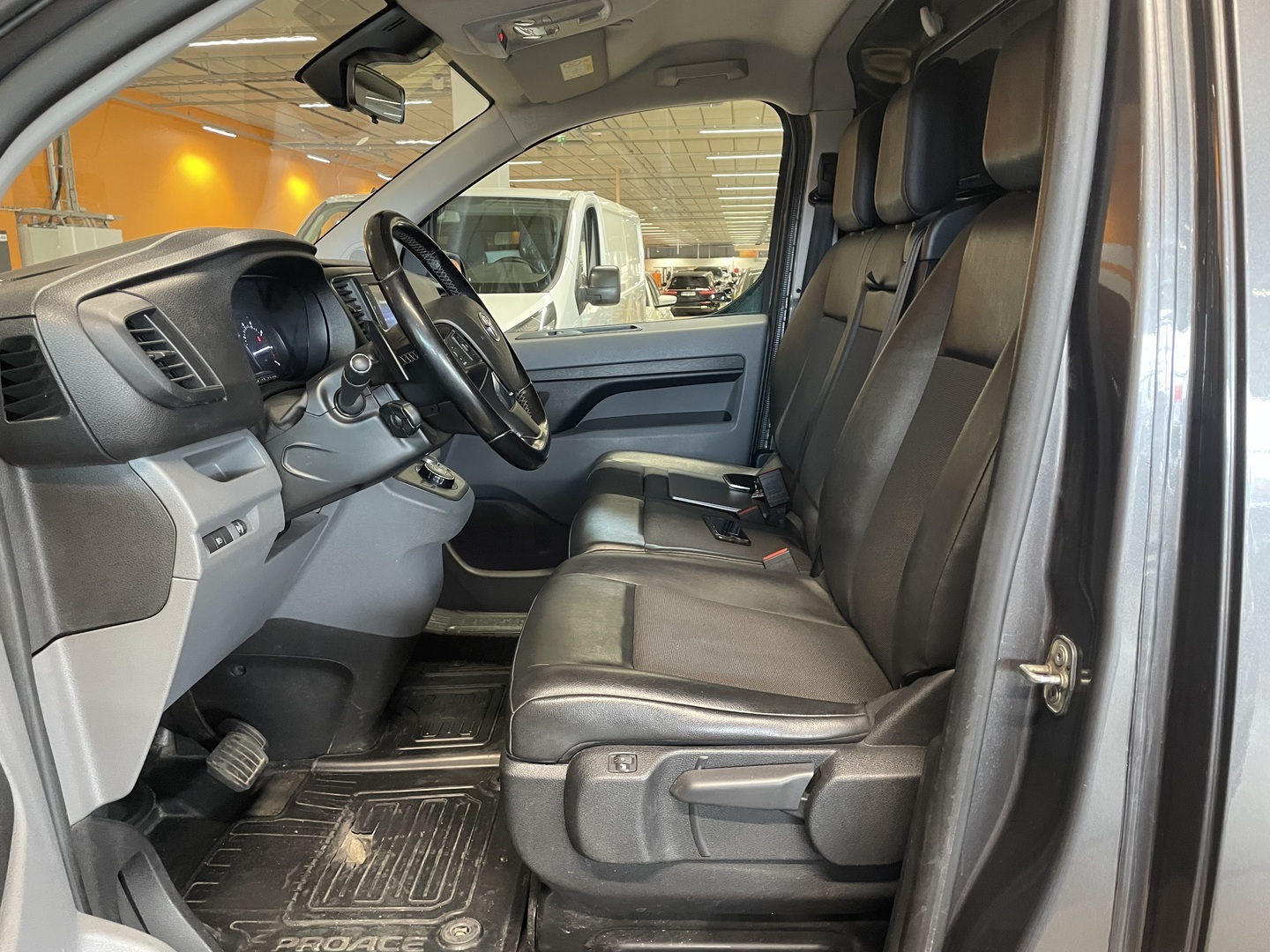 TOYOTA Proace 2021