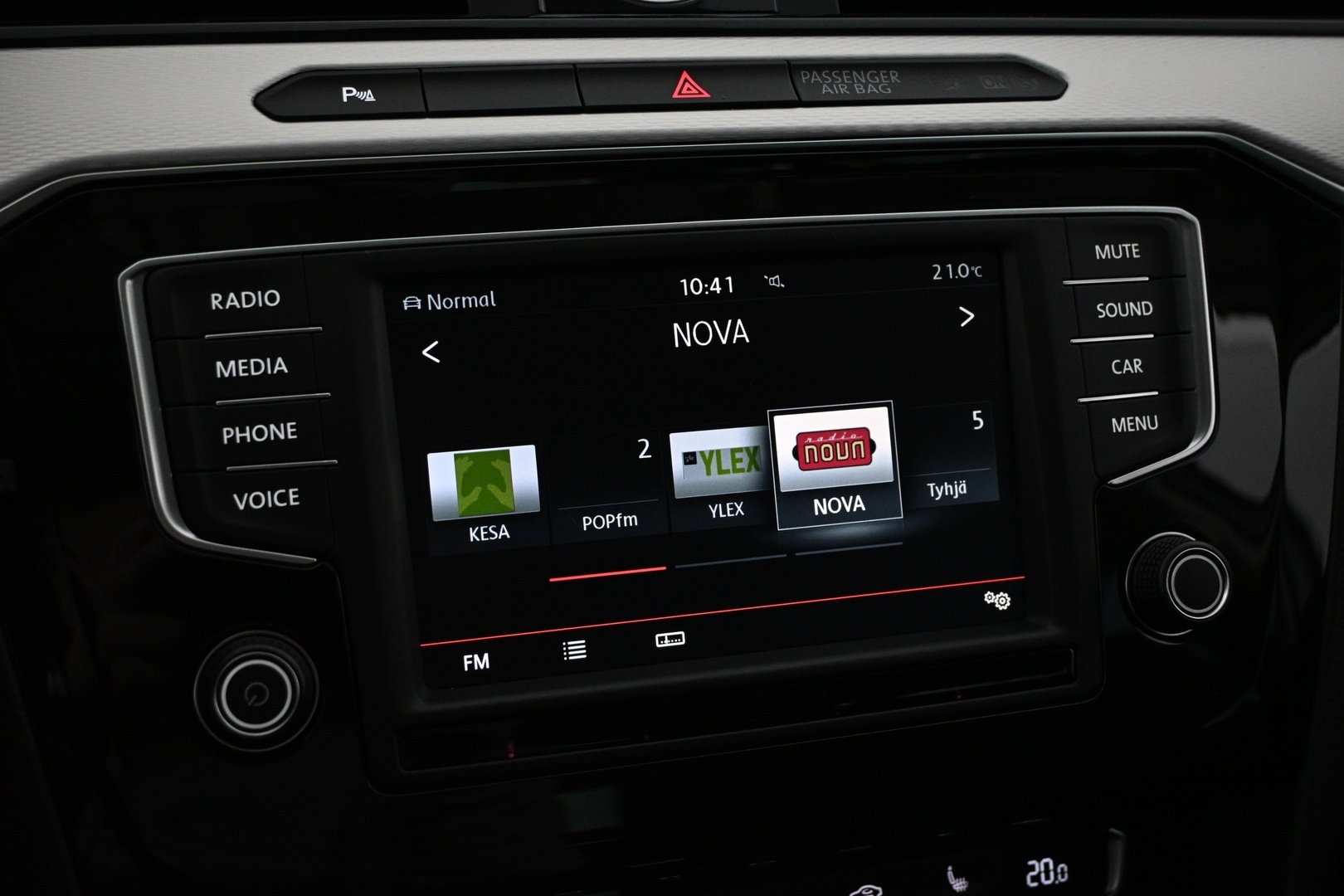VOLKSWAGEN Passat 2016