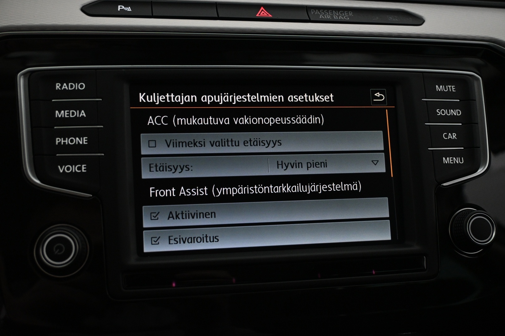 VOLKSWAGEN Passat 2016