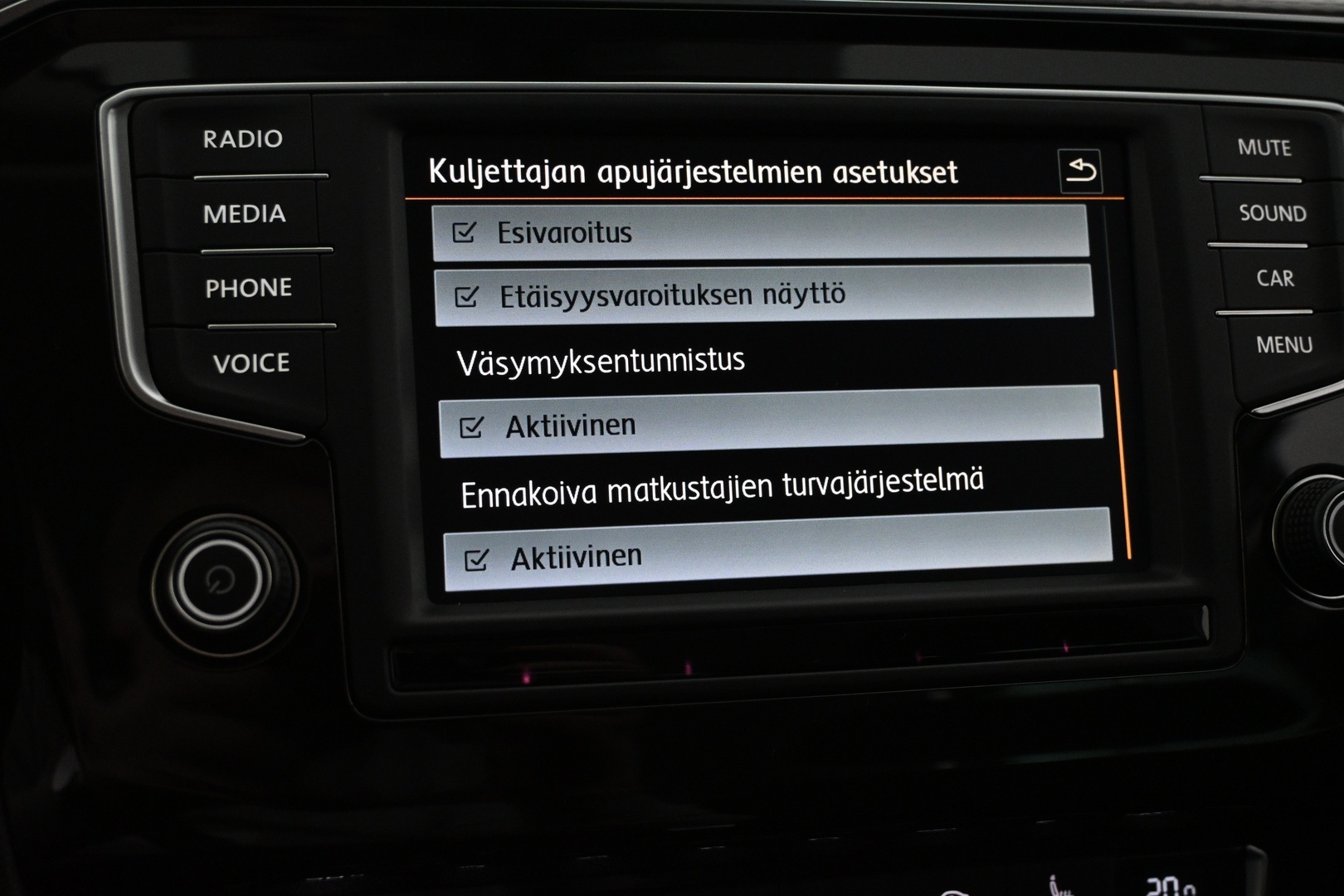VOLKSWAGEN Passat 2016