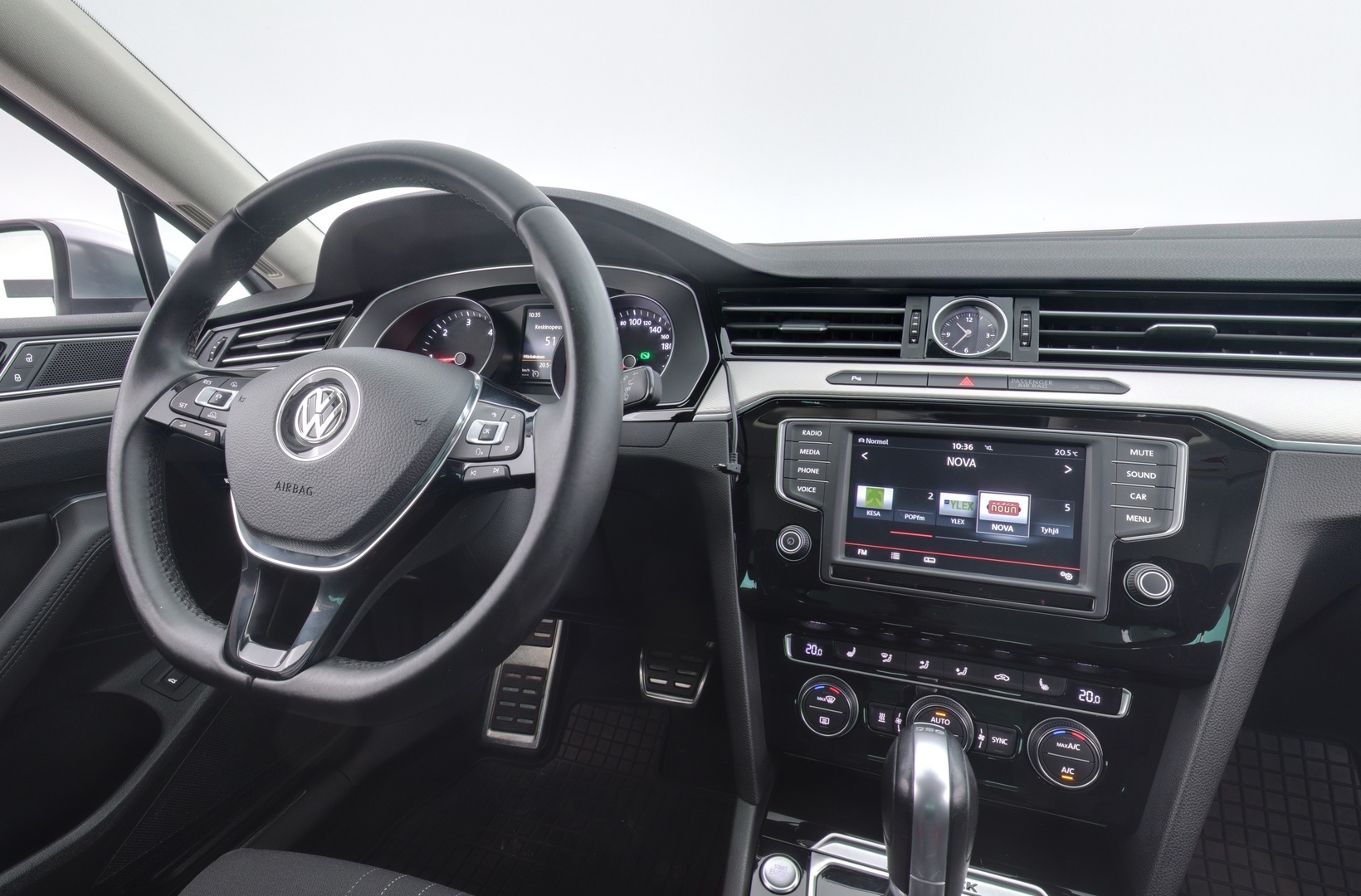 VOLKSWAGEN Passat 2016