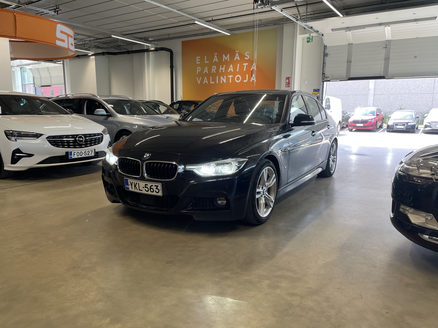 BMW 330 2017