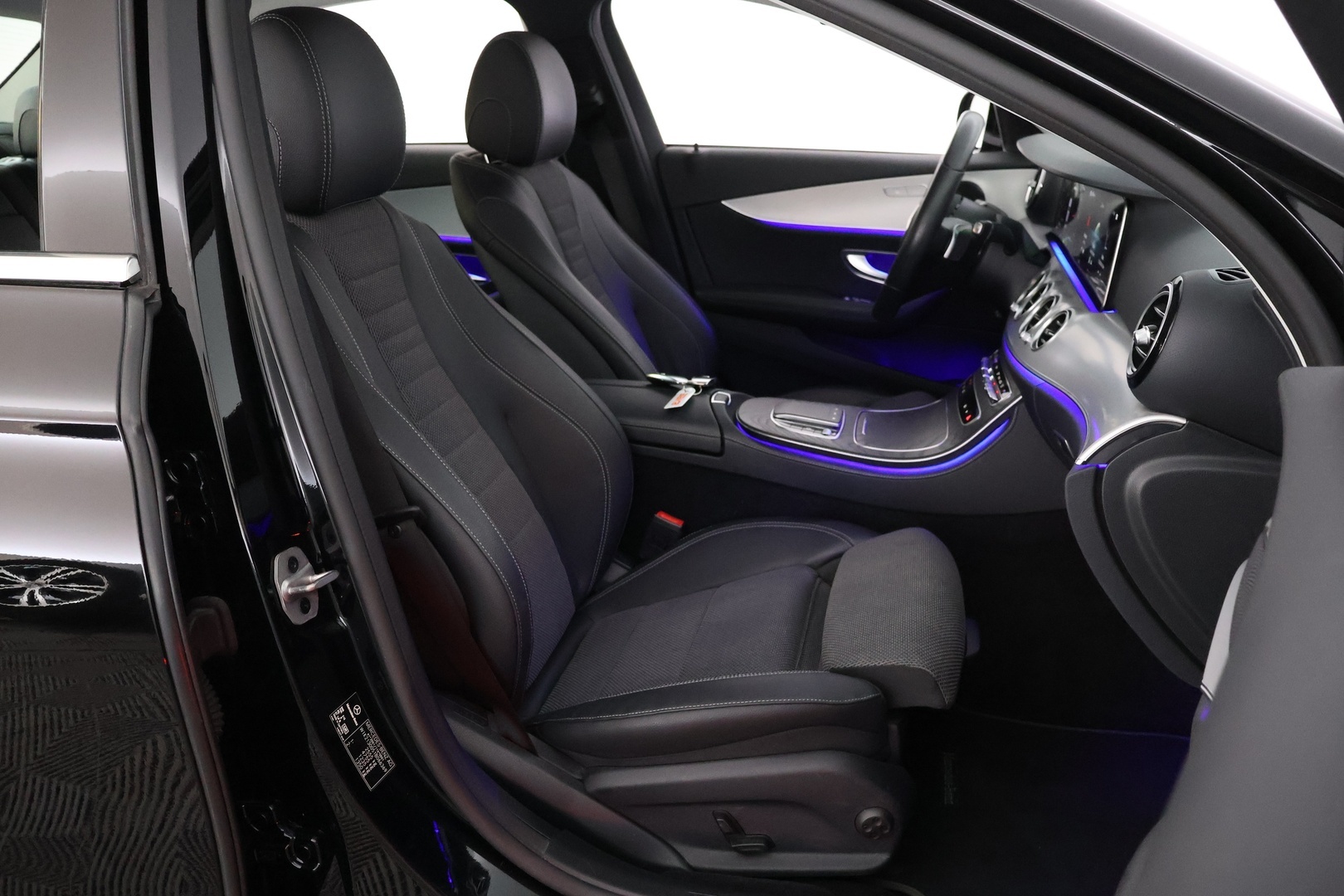 MERCEDES-BENZ E 2022