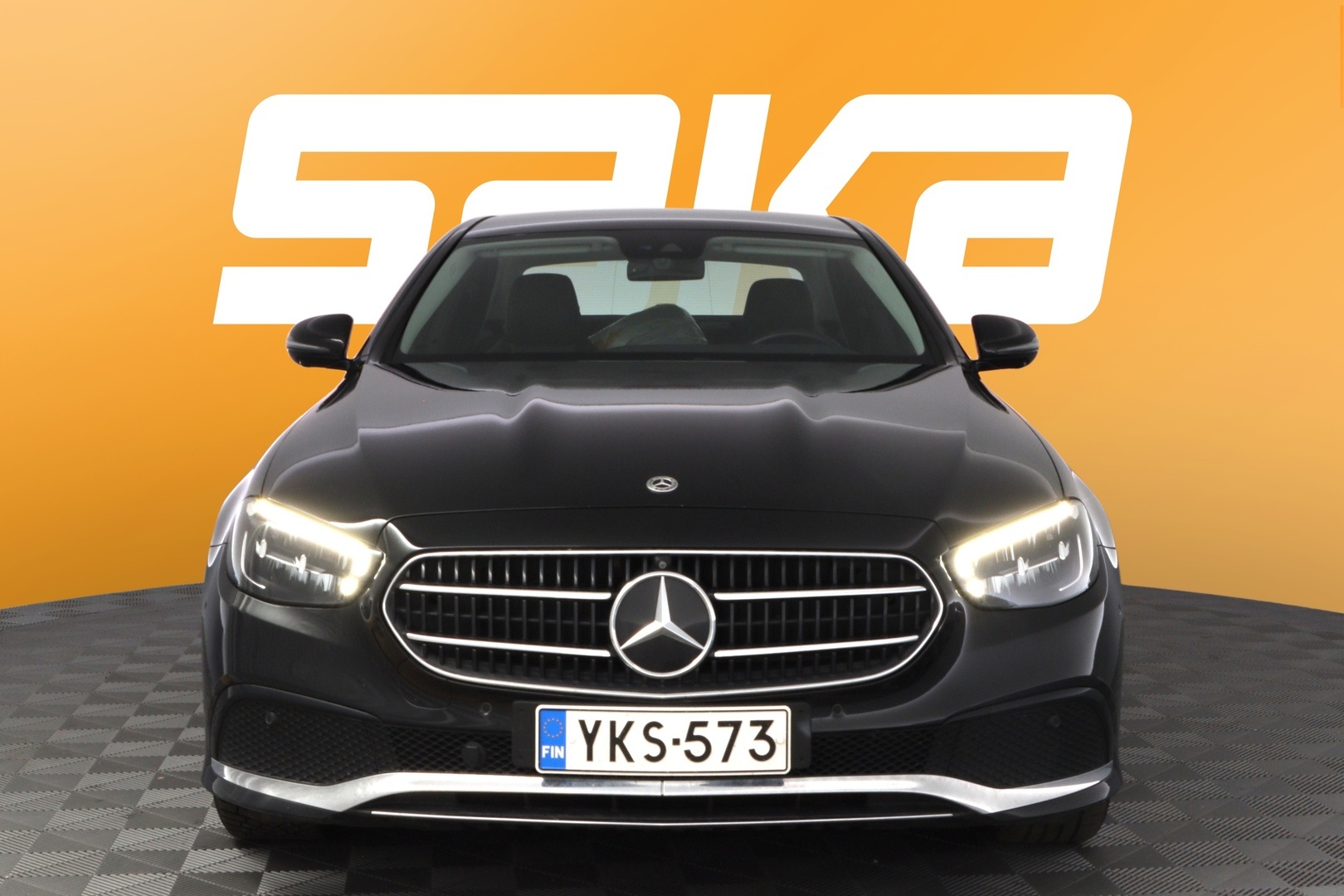 MERCEDES-BENZ E 2022