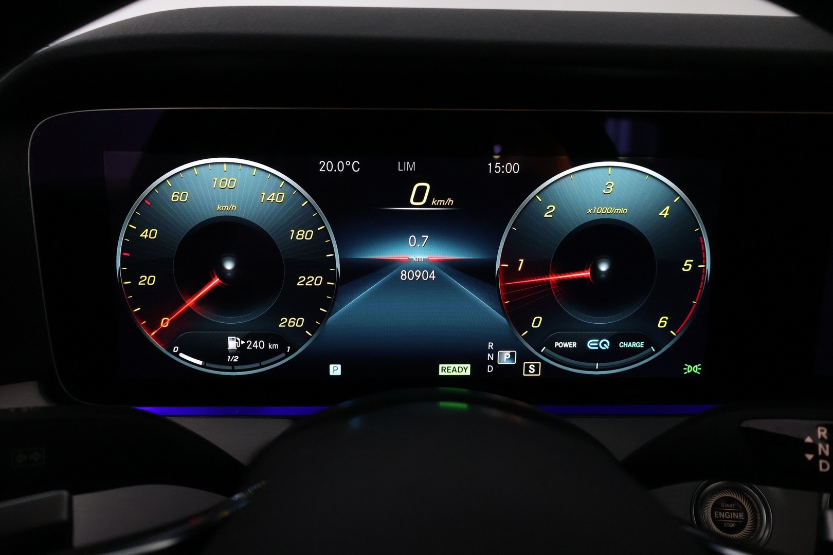 MERCEDES-BENZ E 2022