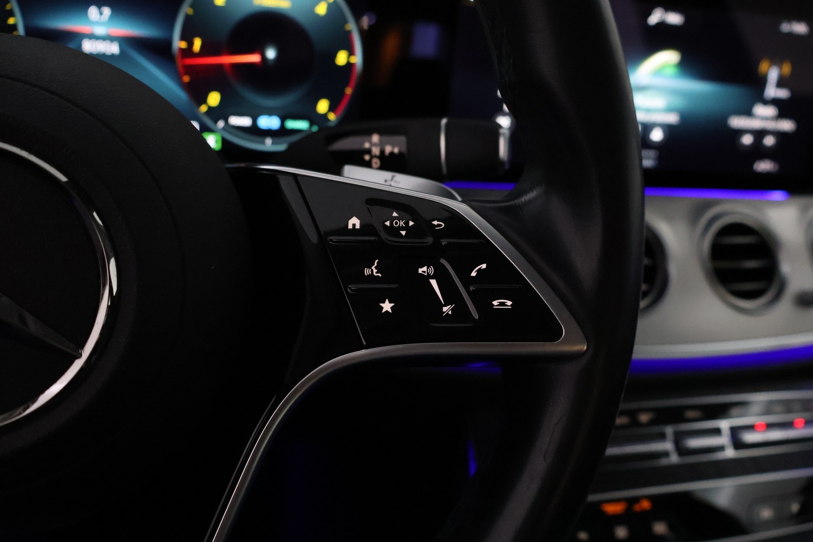 MERCEDES-BENZ E 2022