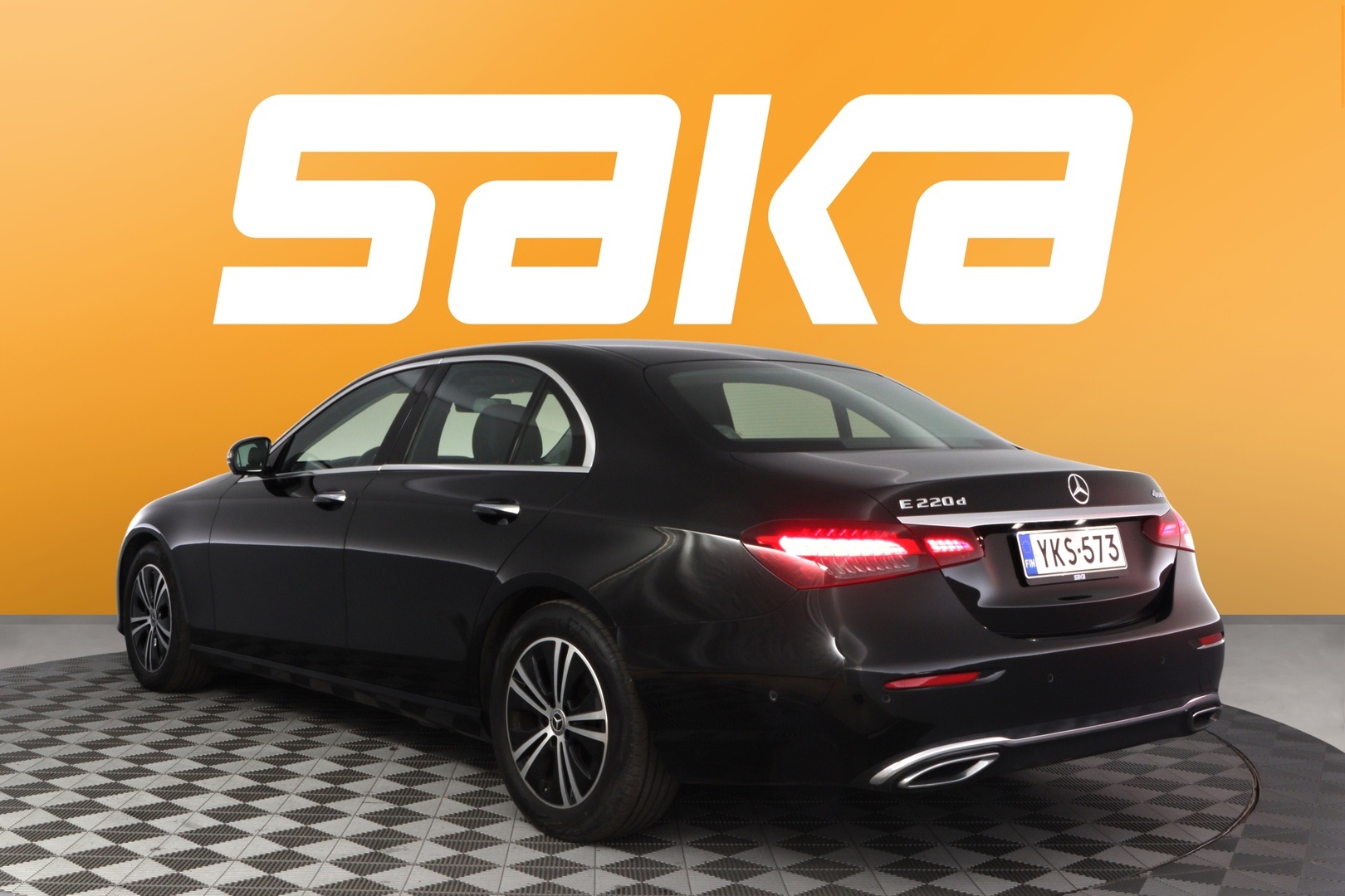 MERCEDES-BENZ E 2022