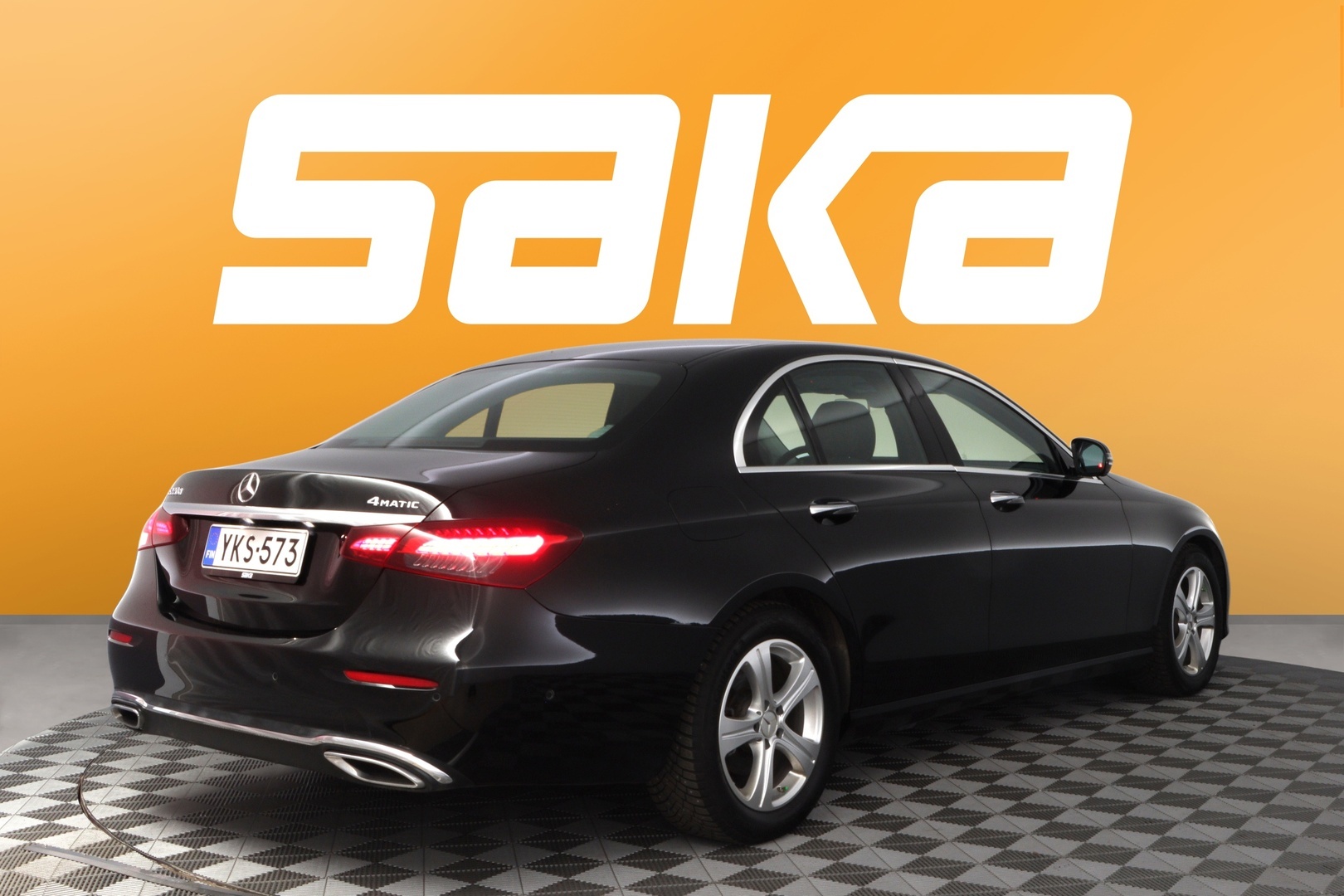 MERCEDES-BENZ E 2022