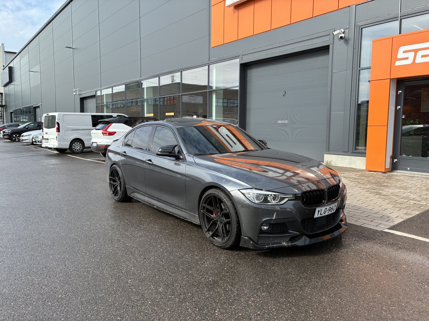 BMW 330 2016