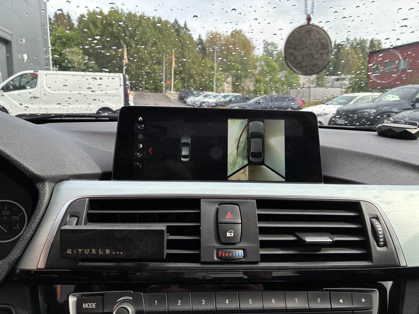BMW 330 2016