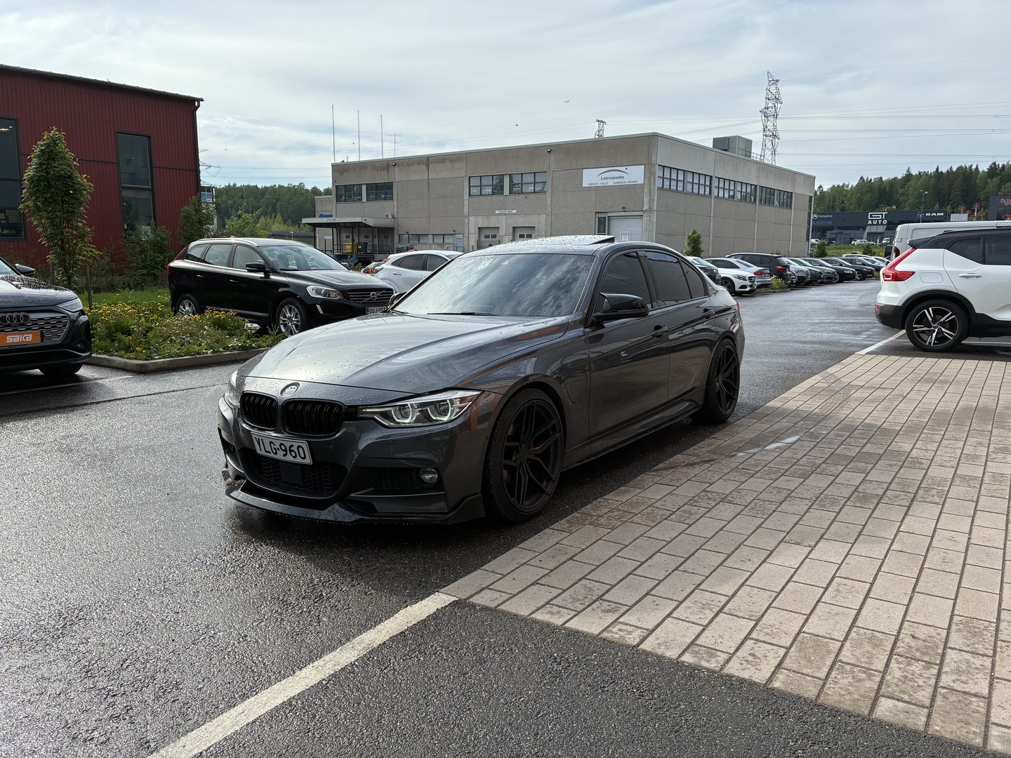 BMW 330 2016