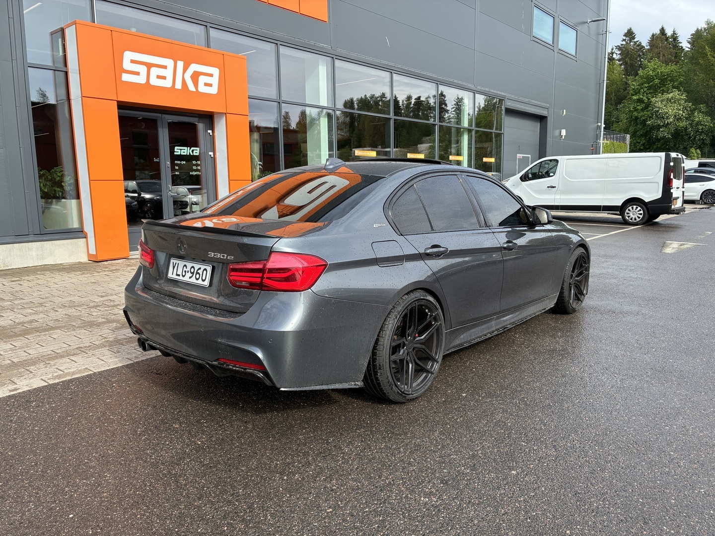 BMW 330 2016