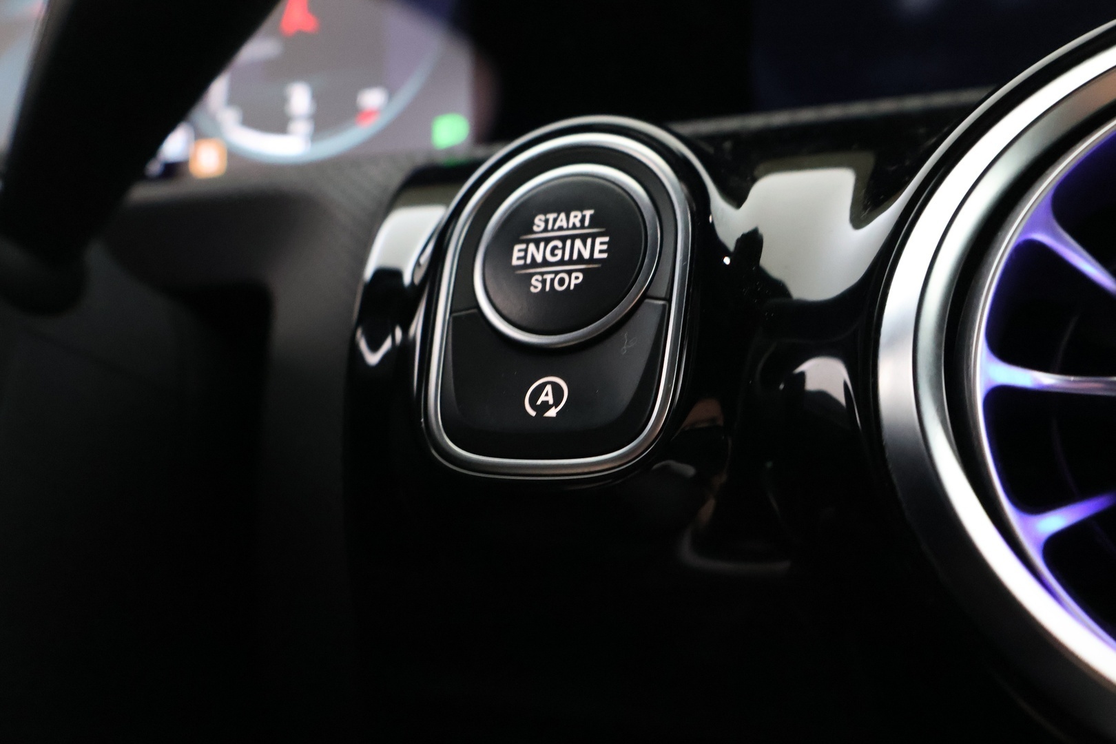 MERCEDES-BENZ CLA 2020