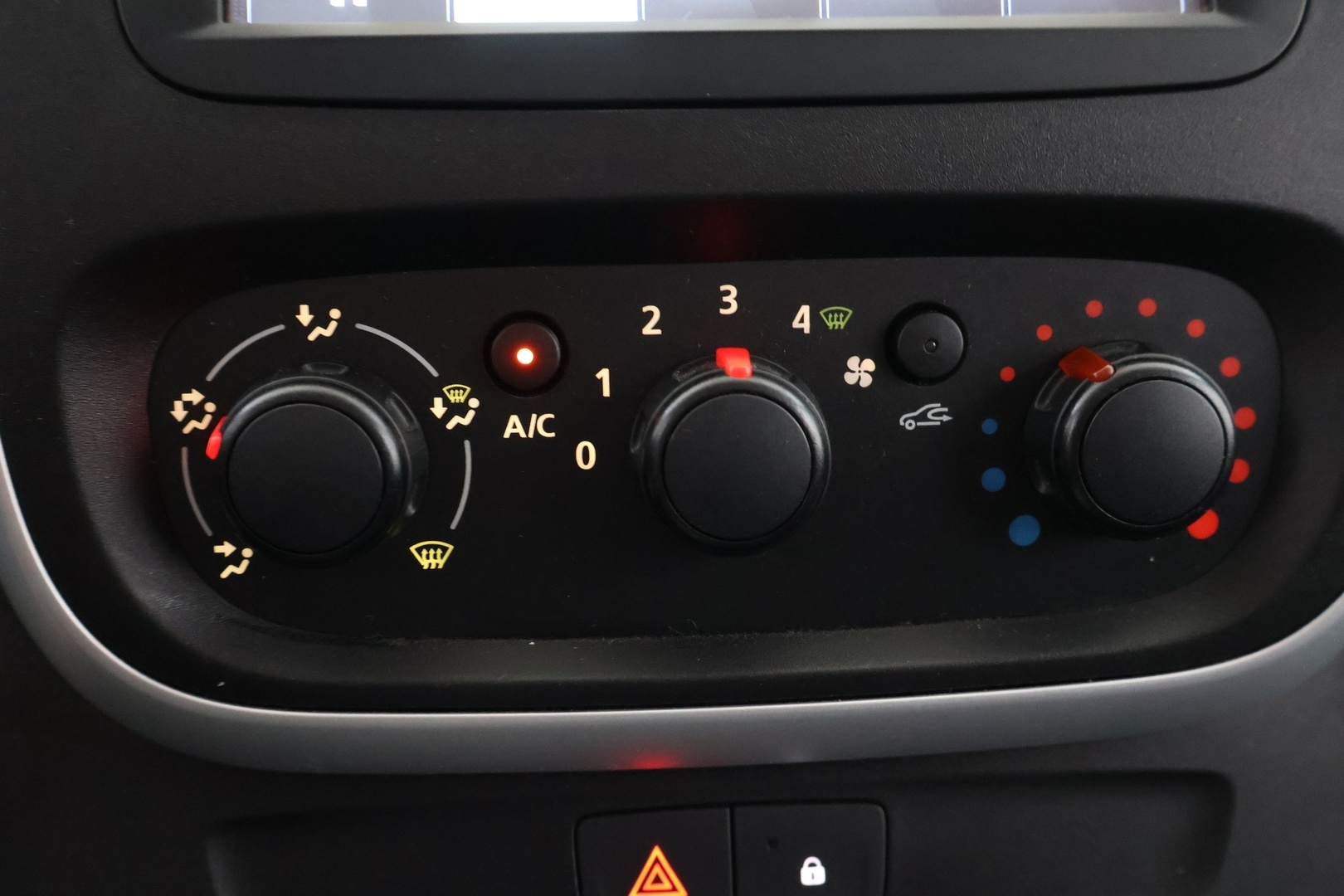 OPEL Vivaro 2015