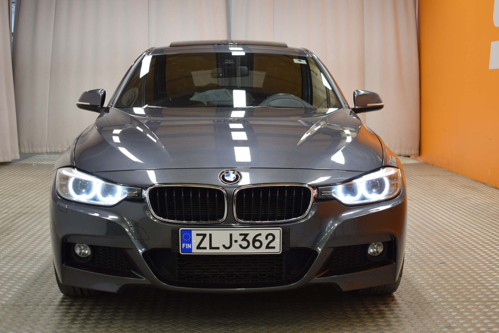 BMW 320 2013