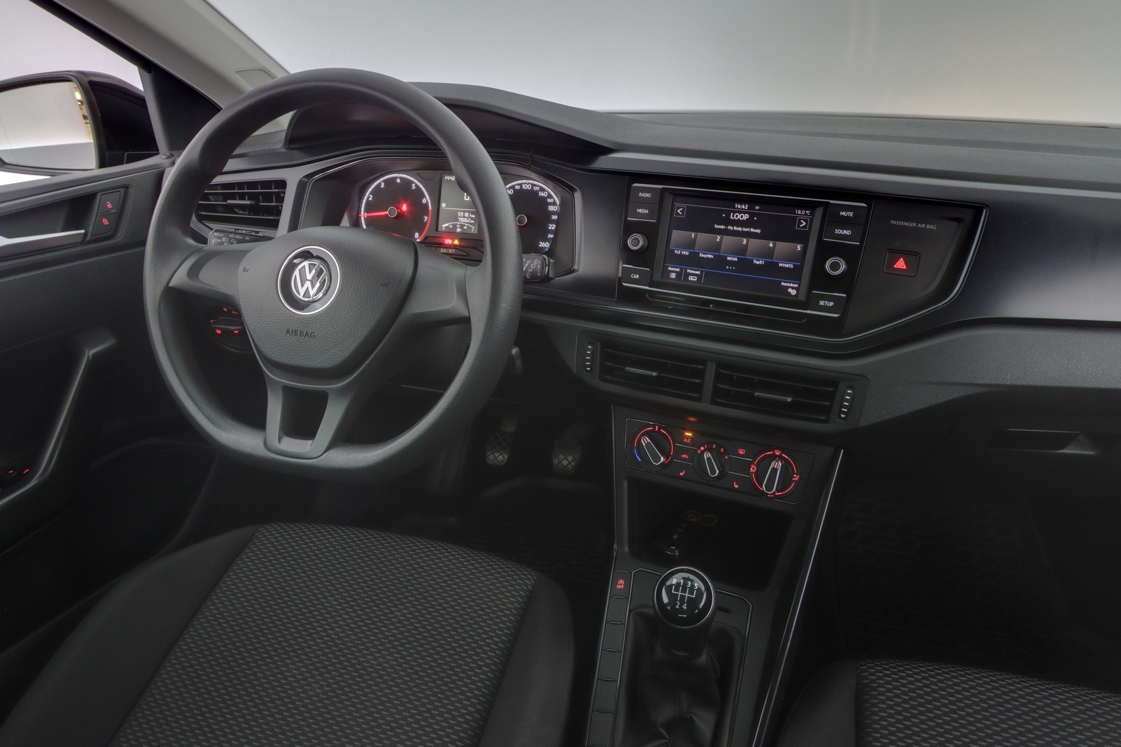 VOLKSWAGEN Polo 2018