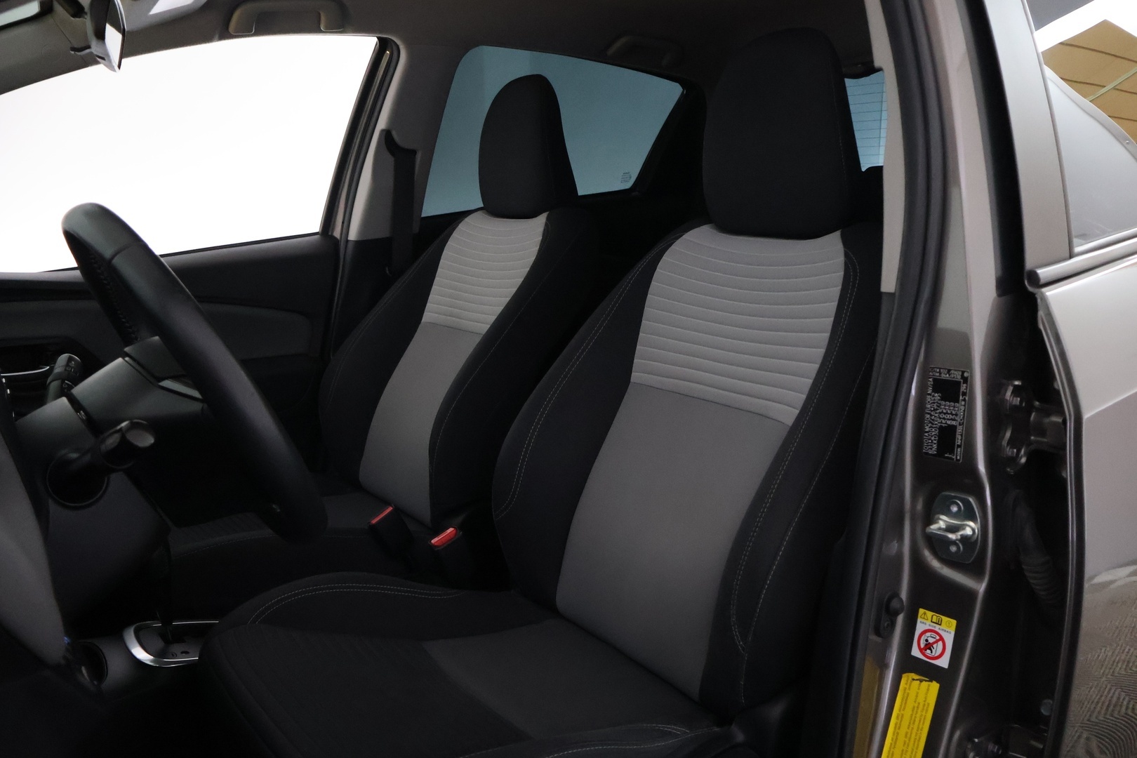 TOYOTA Yaris 2018
