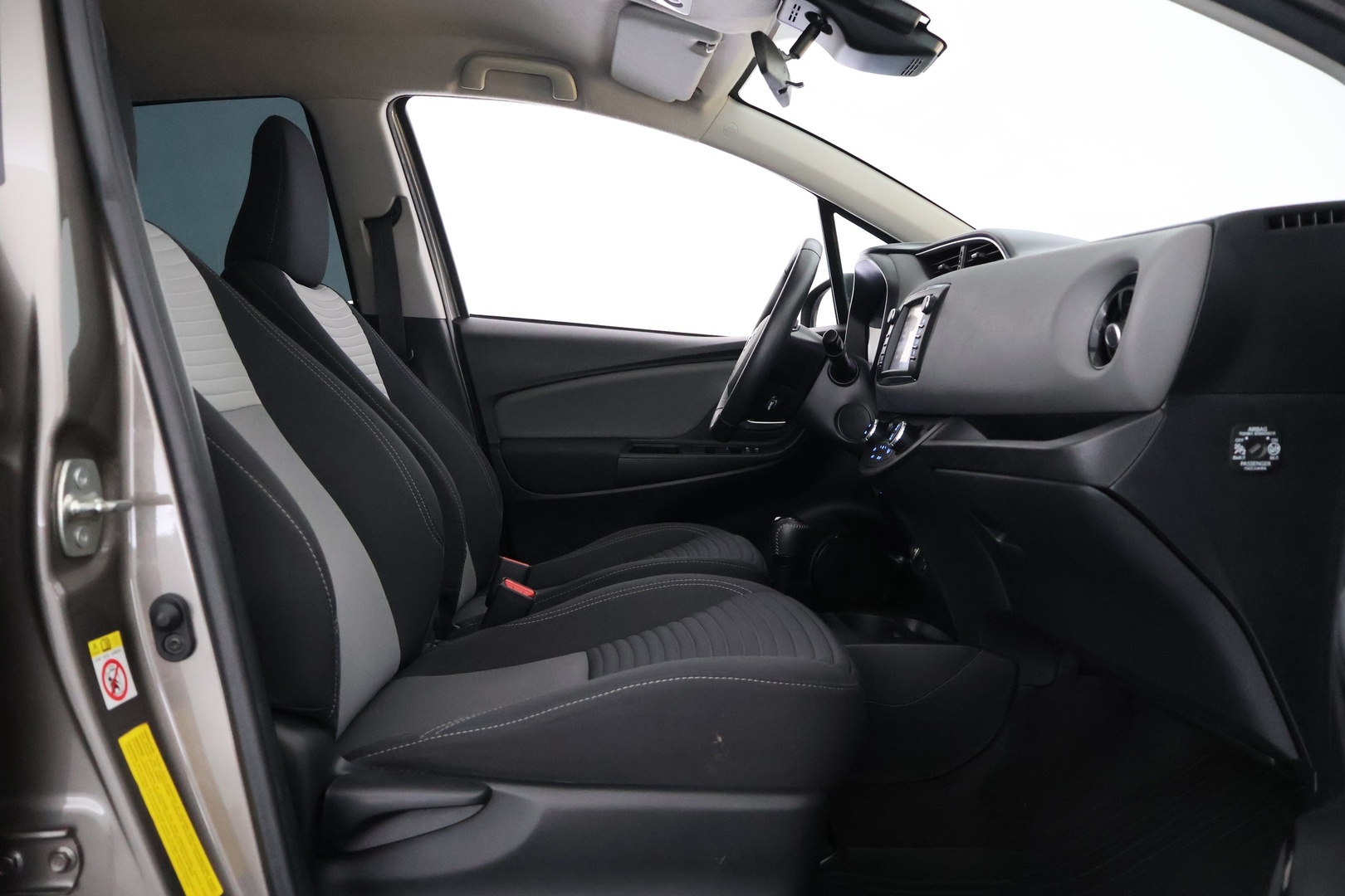 TOYOTA Yaris 2018