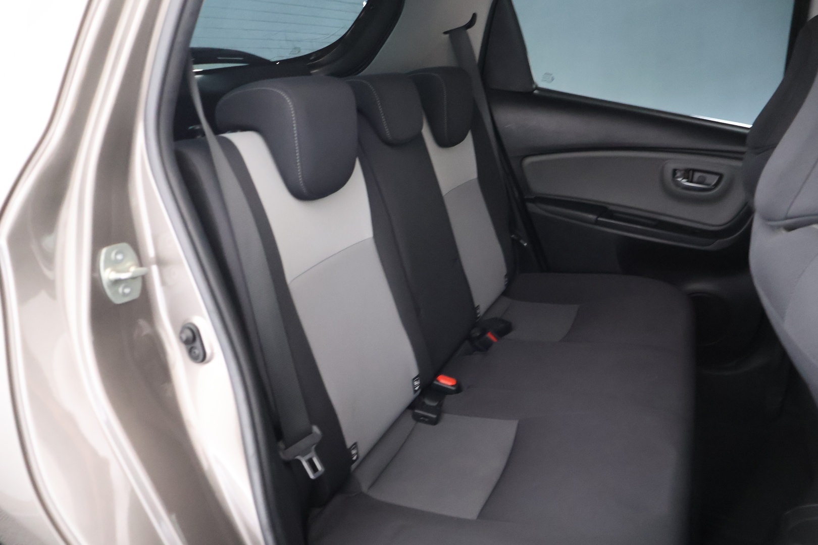TOYOTA Yaris 2018
