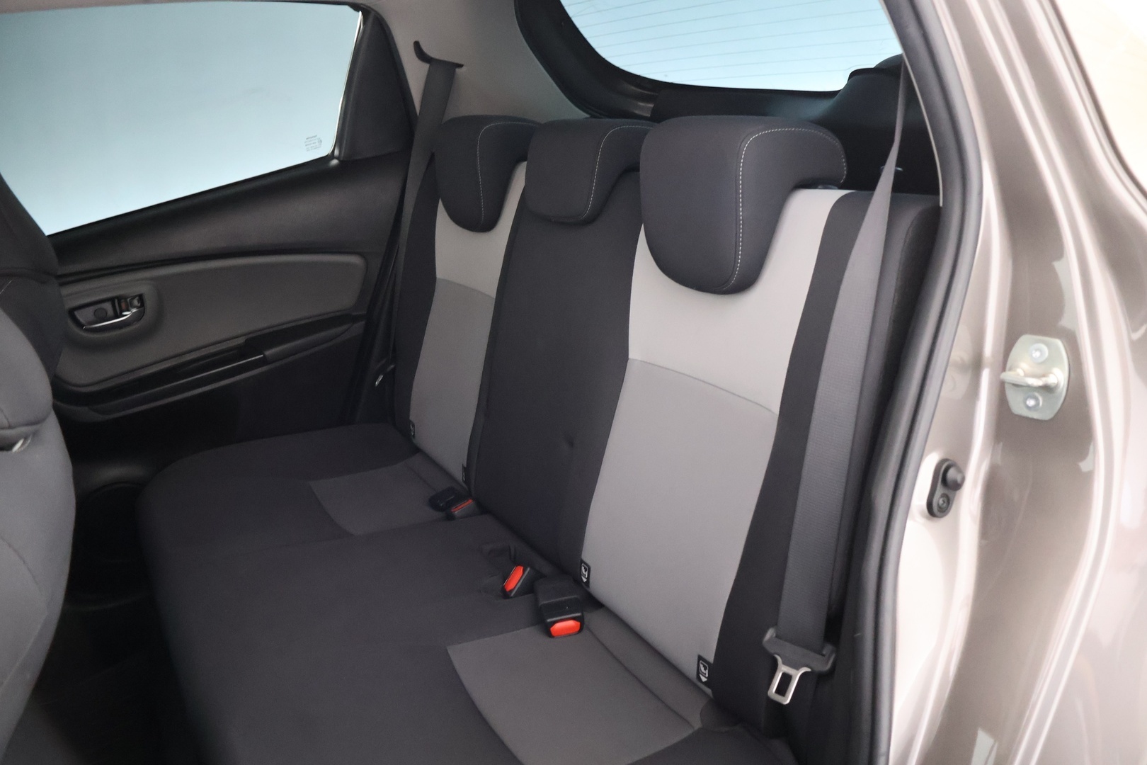 TOYOTA Yaris 2018
