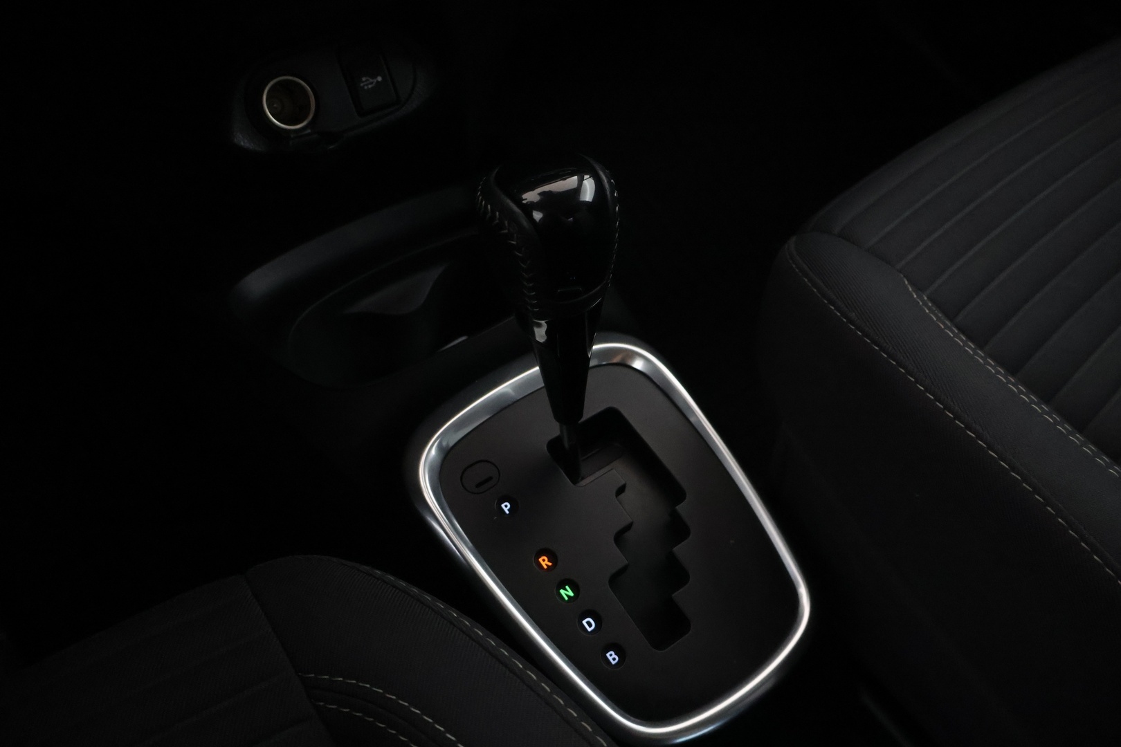 TOYOTA Yaris 2018