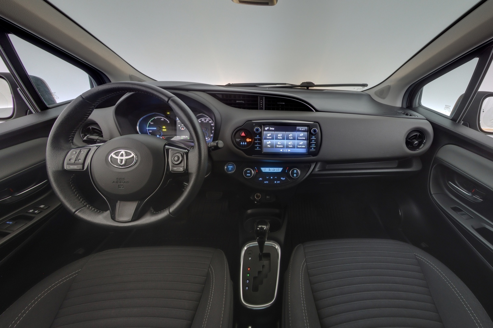 TOYOTA Yaris 2018