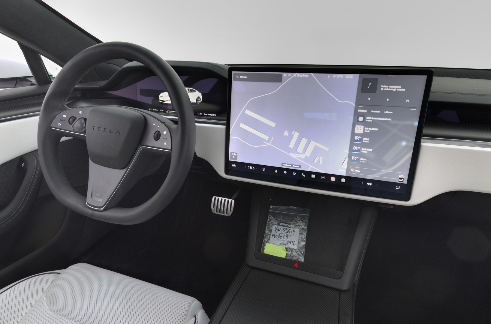 TESLA Model S 2023