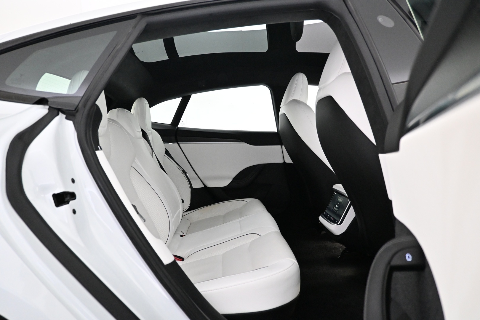TESLA Model S 2023