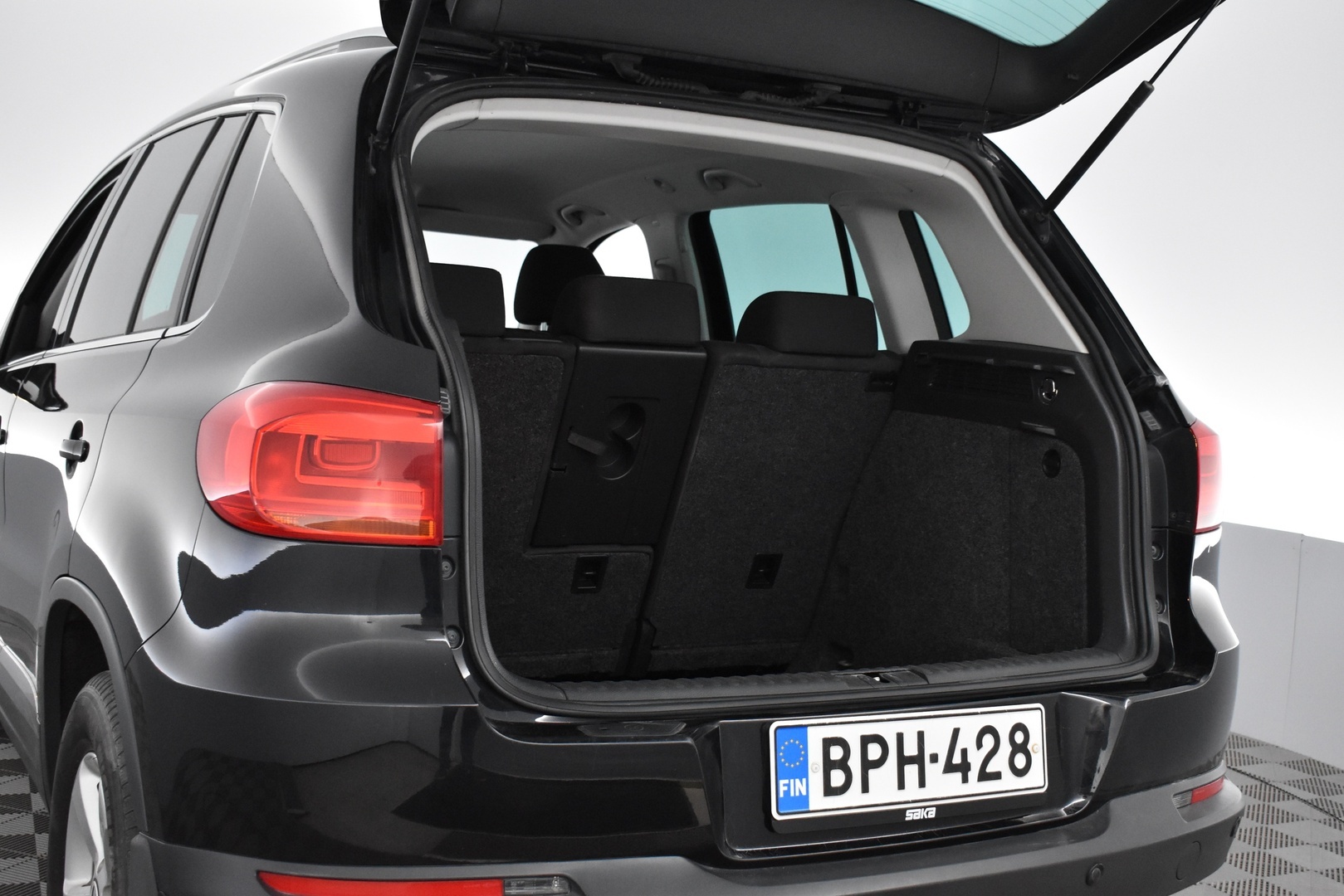 VOLKSWAGEN Tiguan 2012