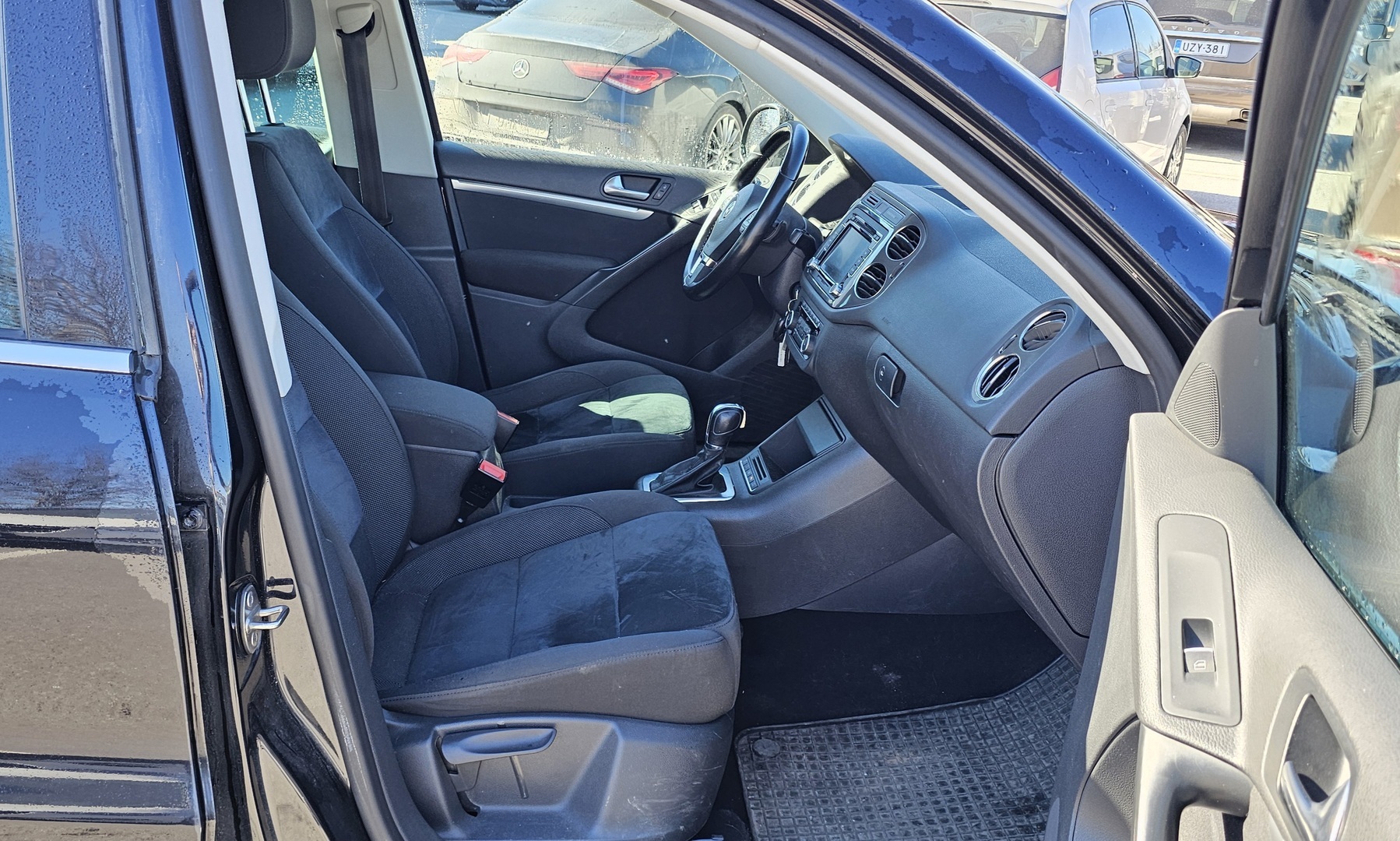 VOLKSWAGEN Tiguan 2012