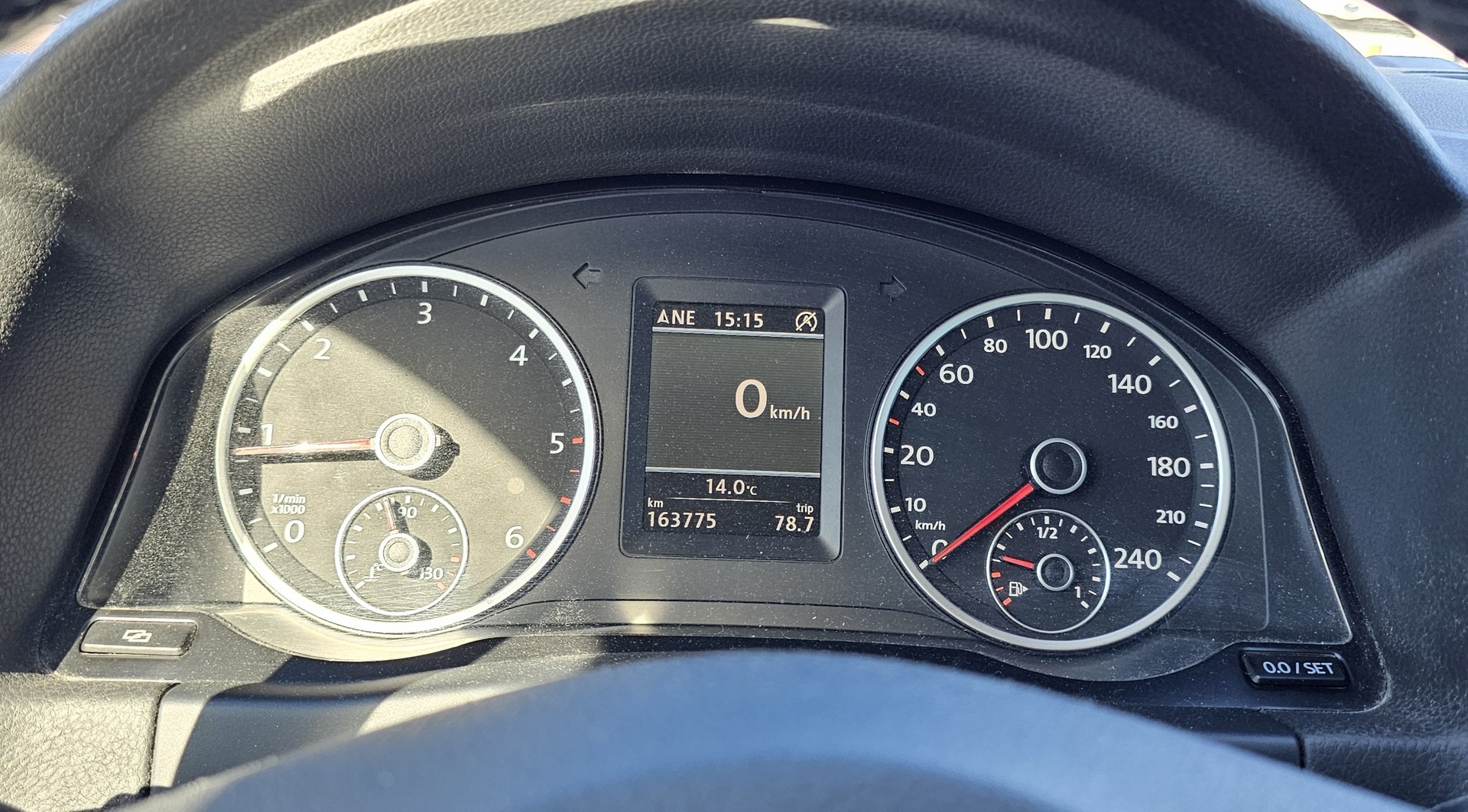 VOLKSWAGEN Tiguan 2012