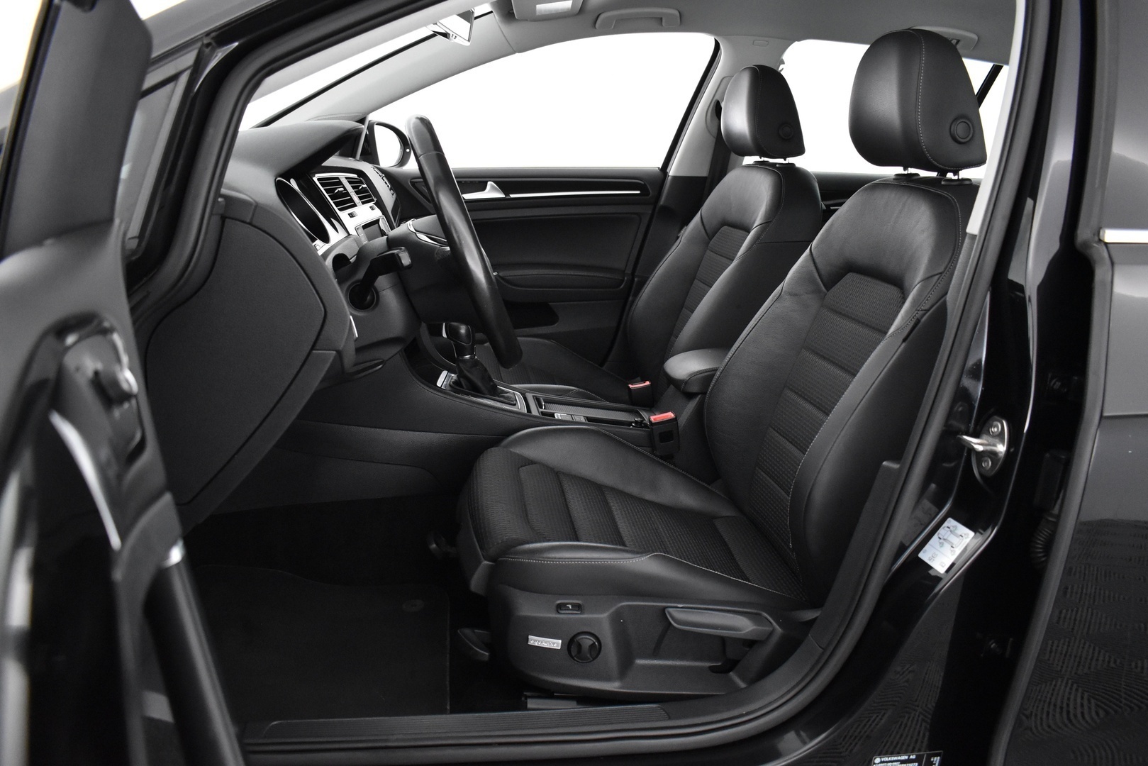 VOLKSWAGEN Golf 2014