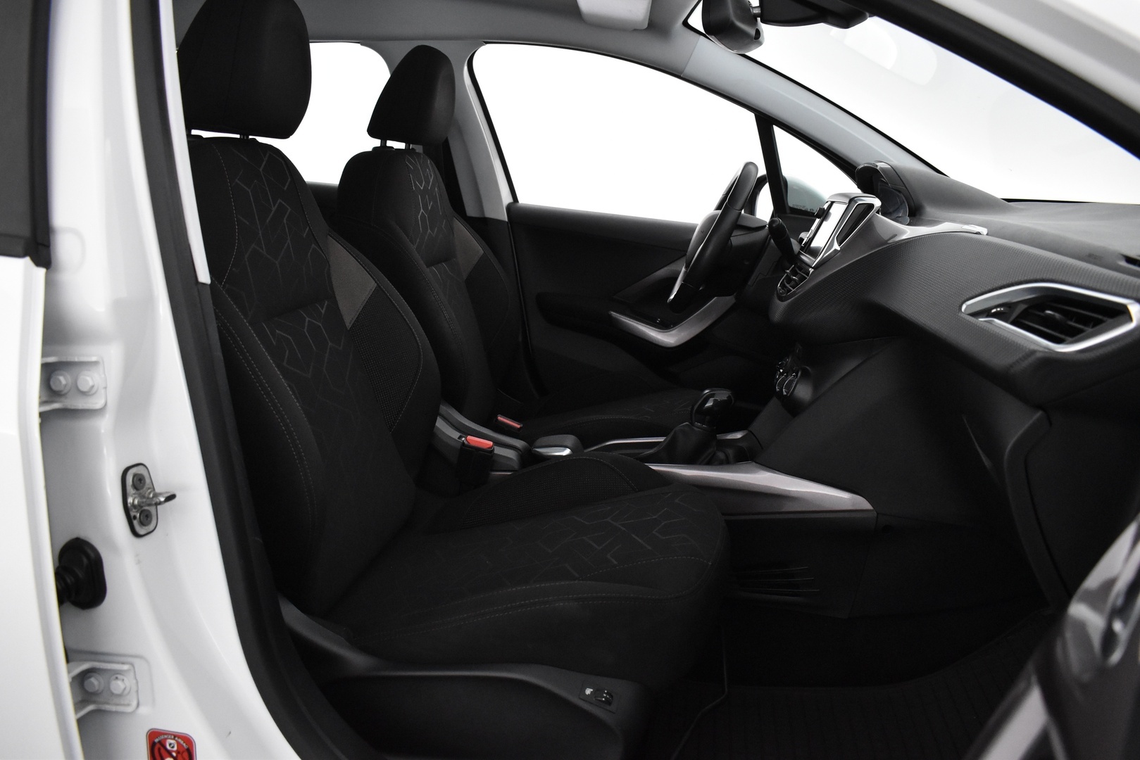 PEUGEOT 2008 2015