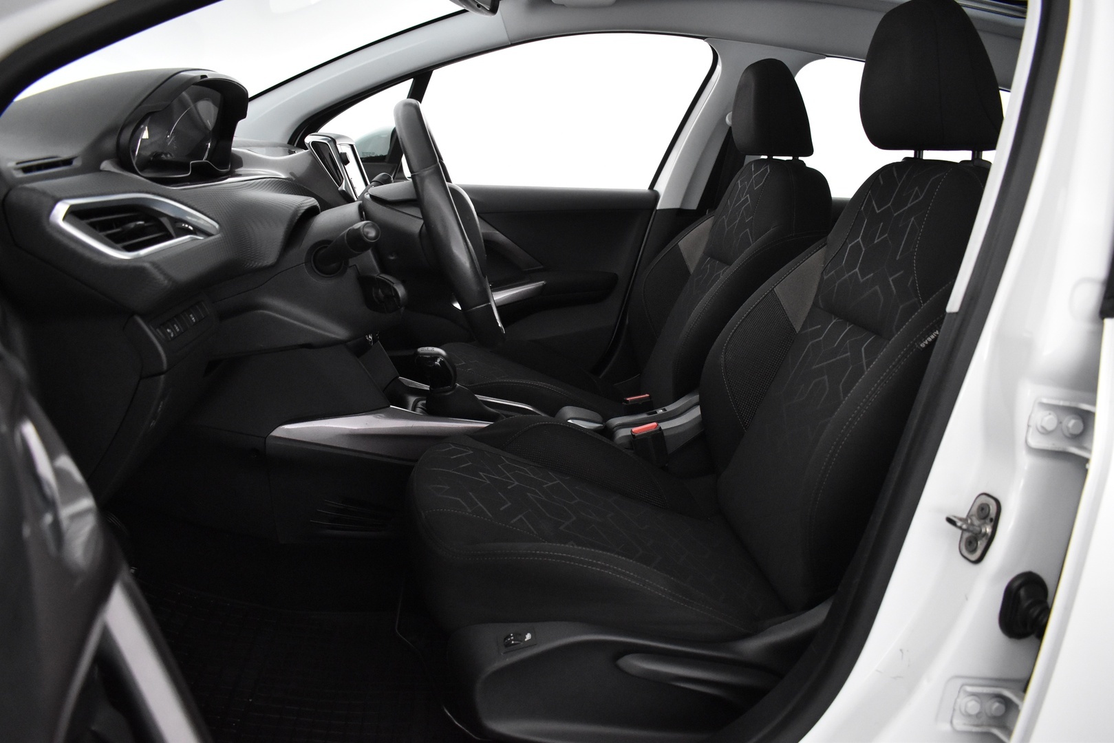 PEUGEOT 2008 2015