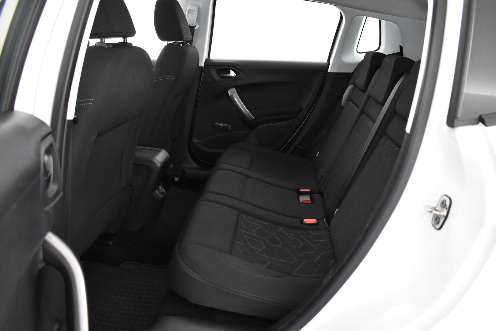 PEUGEOT 2008 2015