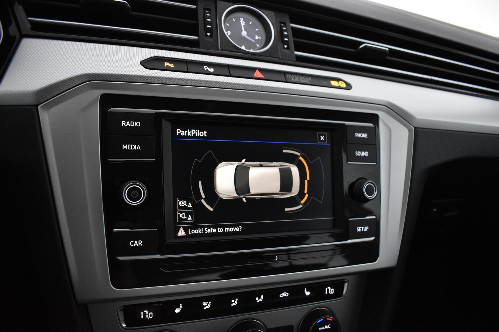 VOLKSWAGEN Passat 2018