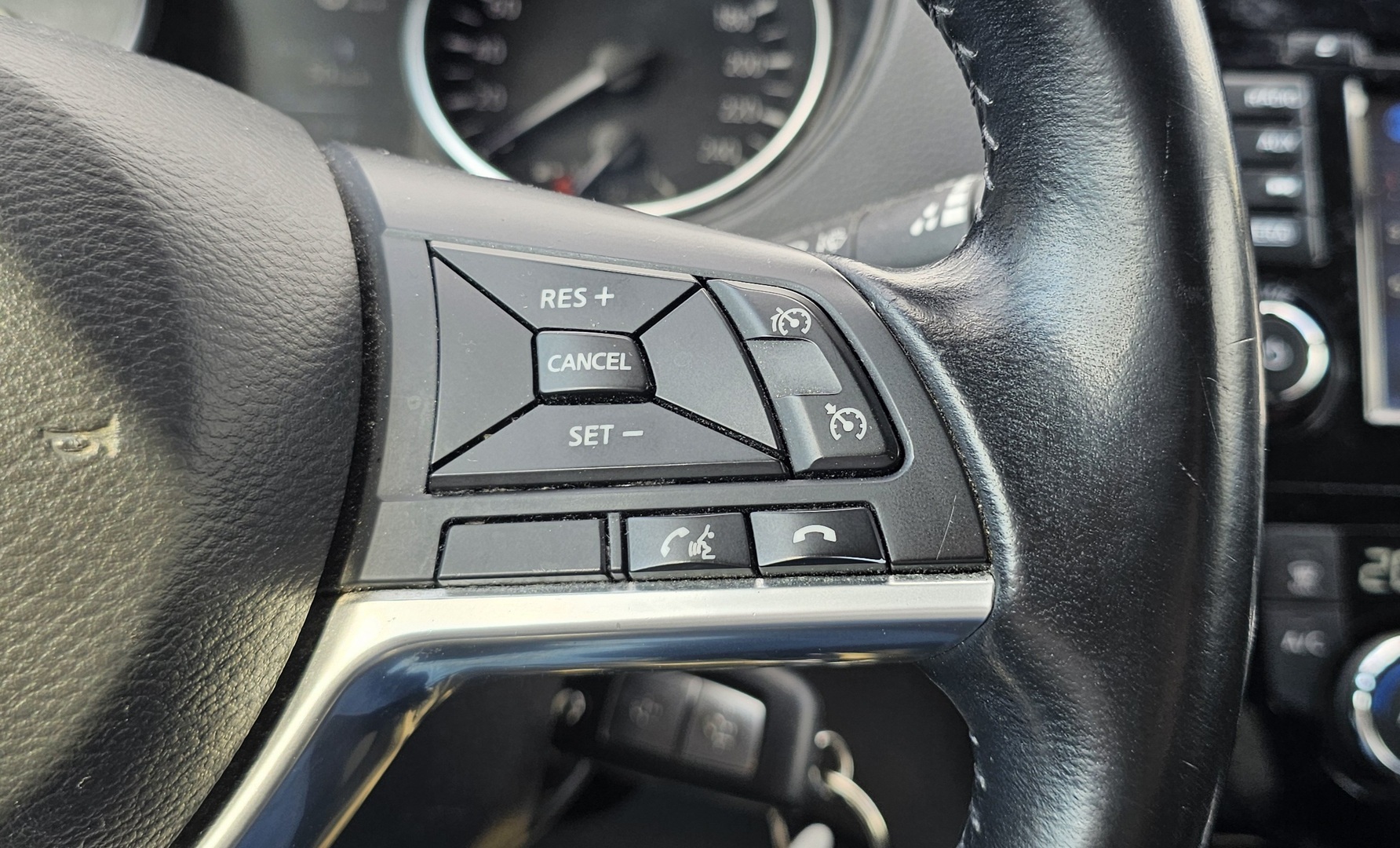 NISSAN Qashqai 2018