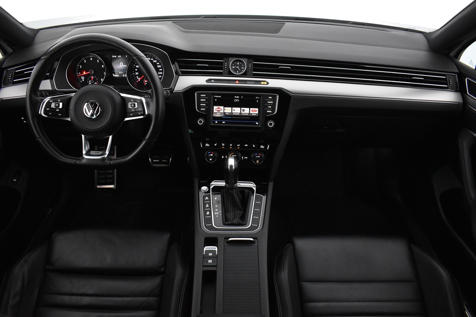 VOLKSWAGEN Passat 2017