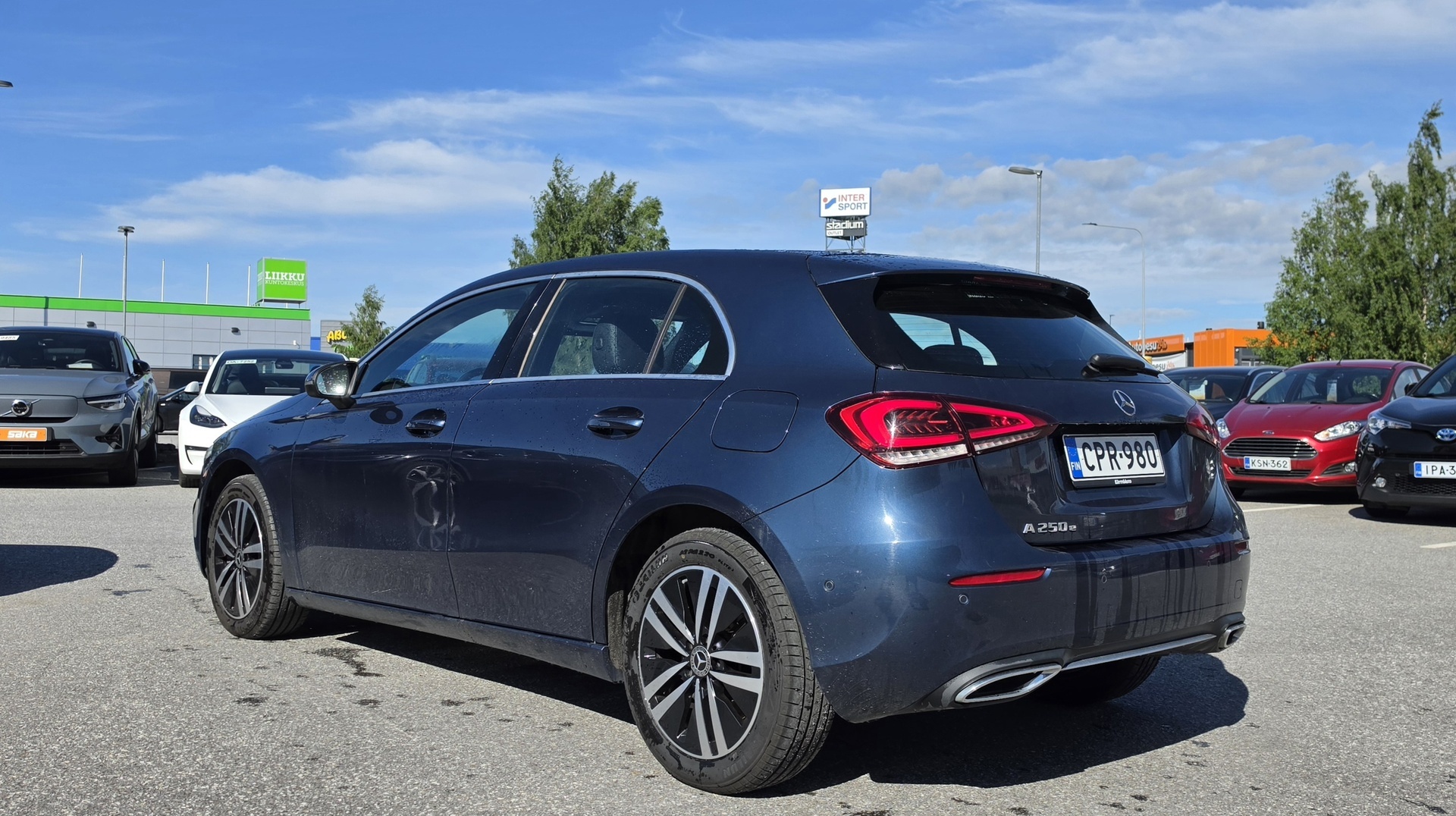 MERCEDES-BENZ A 2022