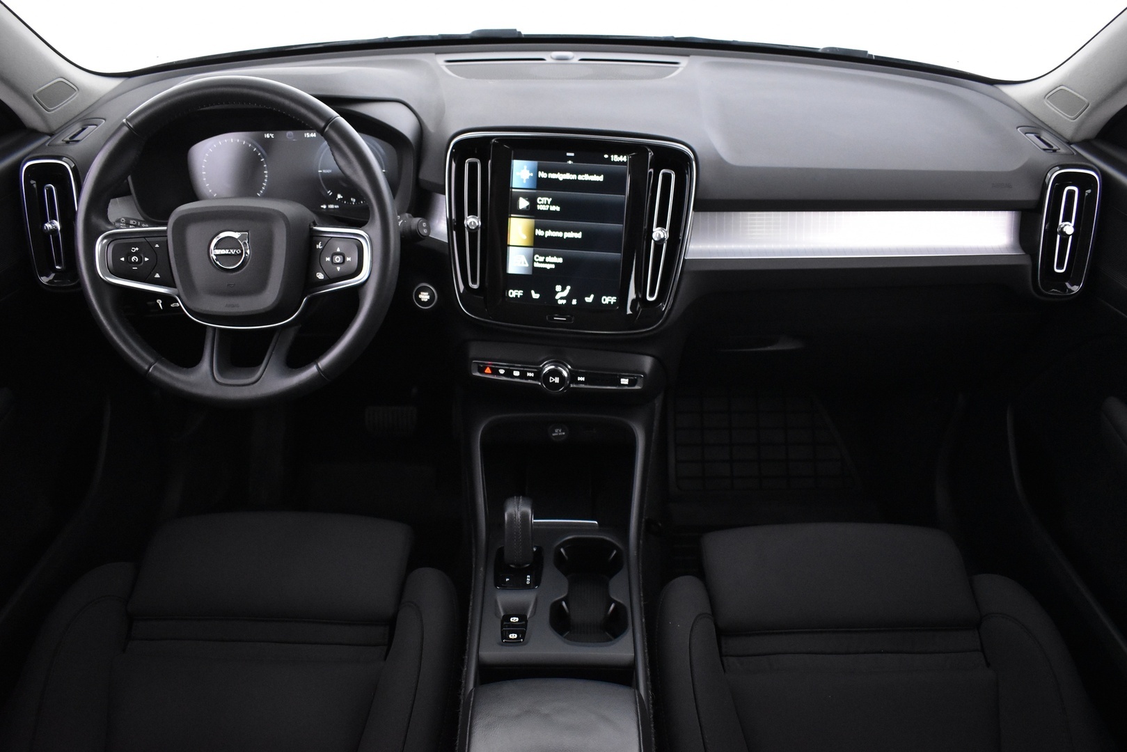 VOLVO XC40 2021