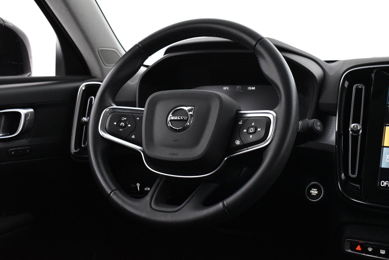 VOLVO XC40 2021