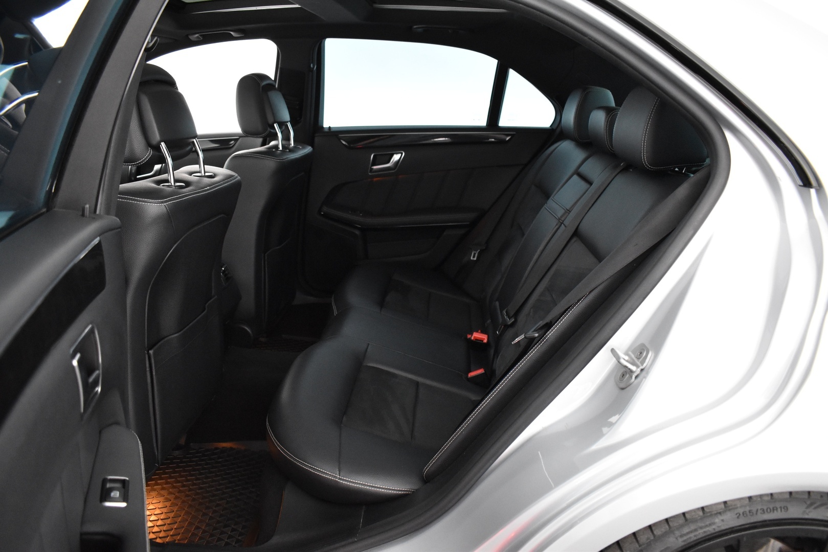 MERCEDES-BENZ E 2012