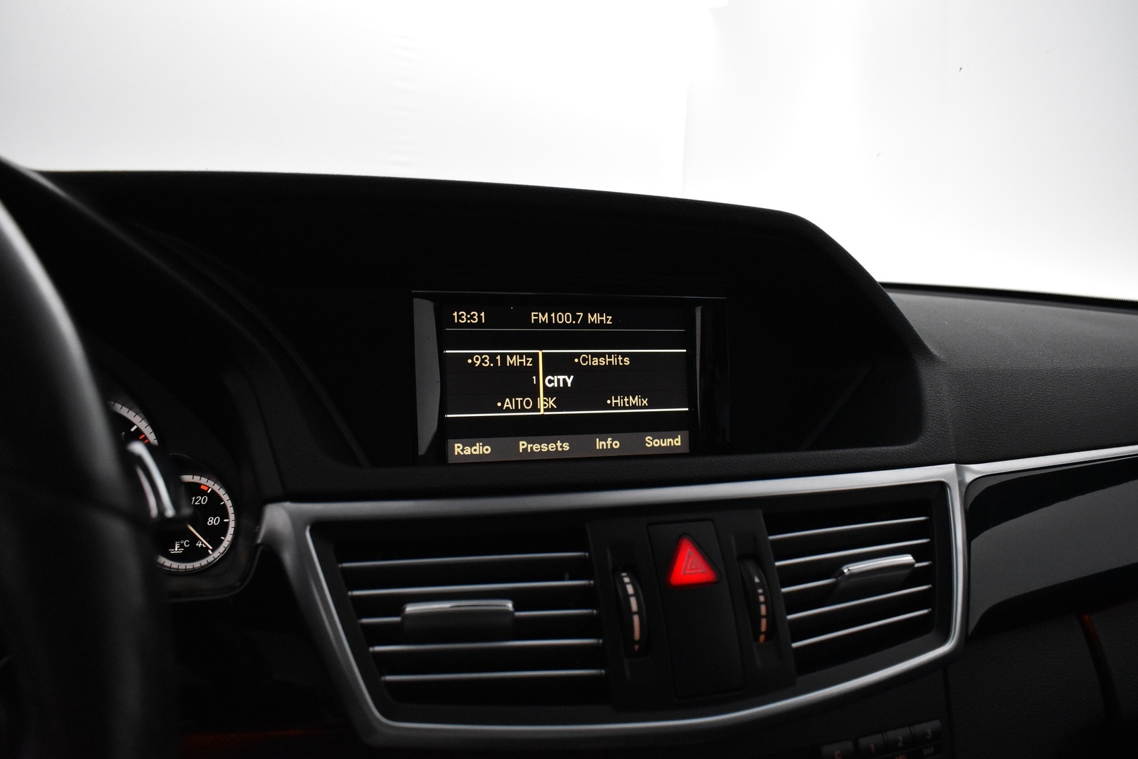 MERCEDES-BENZ E 2012