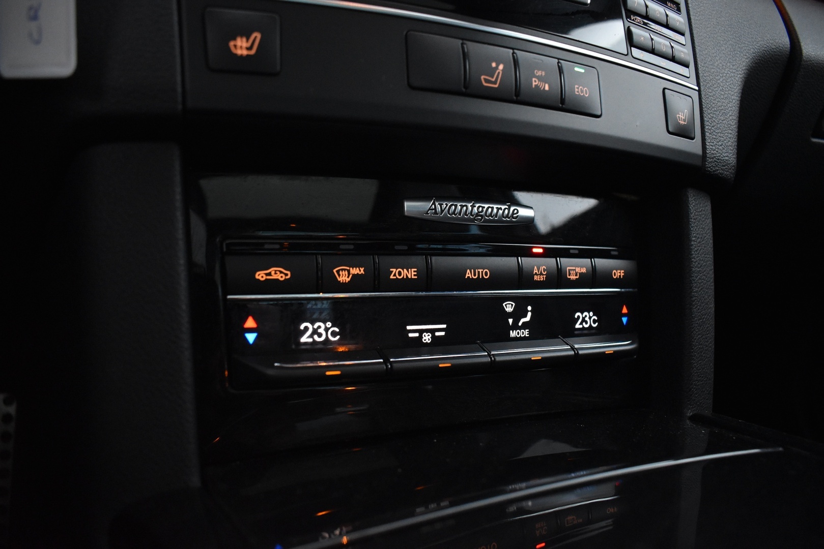 MERCEDES-BENZ E 2012